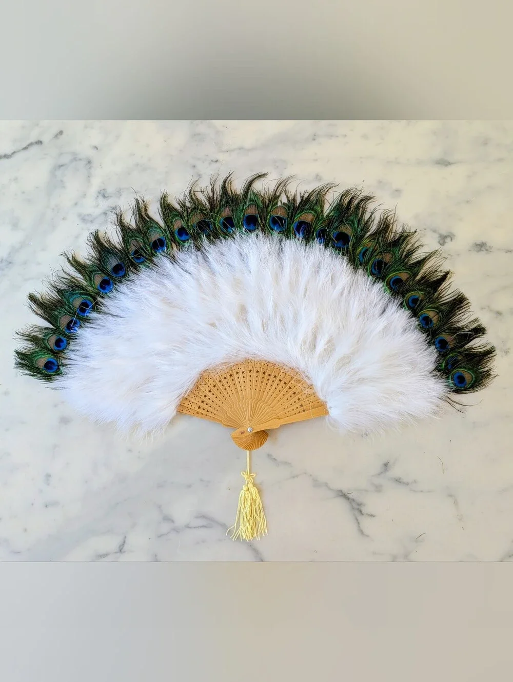 RARE! NWT. Real Peacock Feather & White With 25 Carved Bamboo Ribs Marabou Fan.